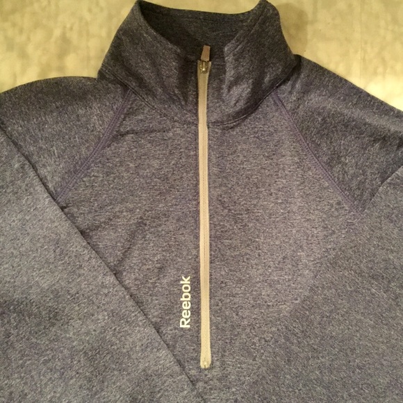 Reebok activewear top, like new! - Picture 5 of 9